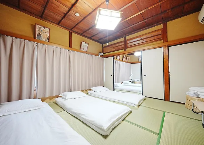Family Or Business Travel 20 Percent Off丨200 Sqm 丨 14 Min To Shinjuku 丨century-Old Japanese Garden 丨3 Parking Spaces丨4 Bedrooms